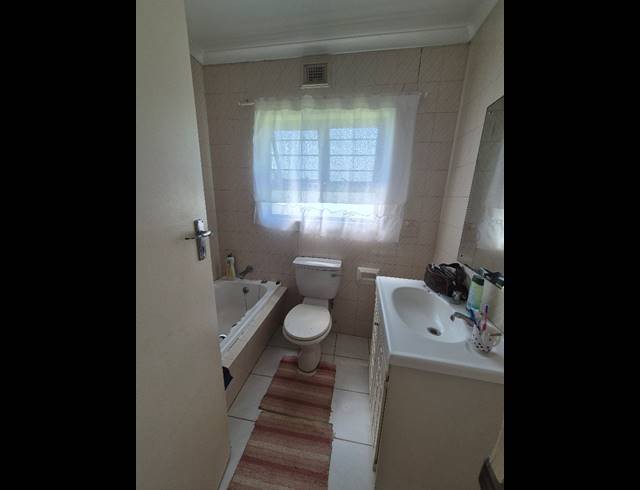 3 BEDROOM TOWNHOUSE FOR SALE IN MANABA BEACH